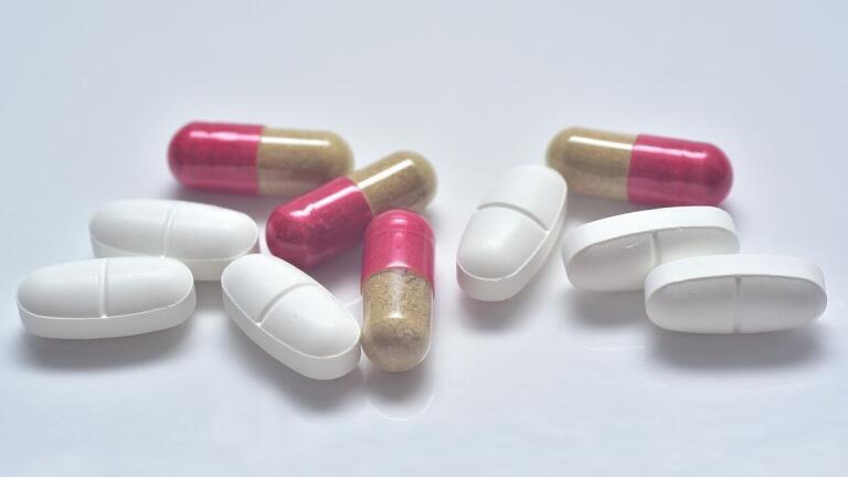 Should We Combine Antibiotics?