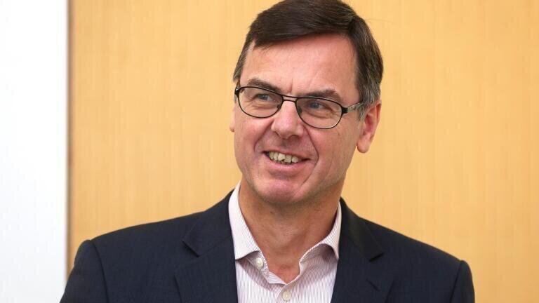 Dr Tim Brears