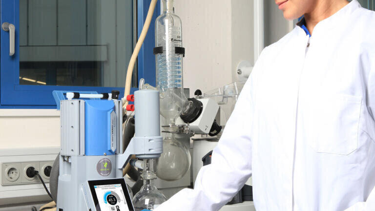New Interactive Controller Keeps Vacuum Processes Under Control