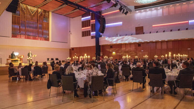 Members of the Duisburg Philharmonic Orchestra provided music during the evening.