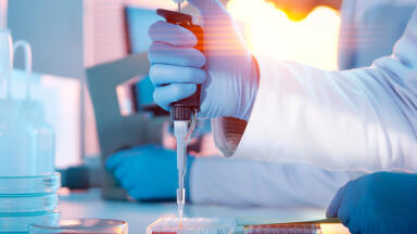 Novel Raw Materials Program Solves Regulatory Compliance Challenges in Small Molecule Drug Manufacturing