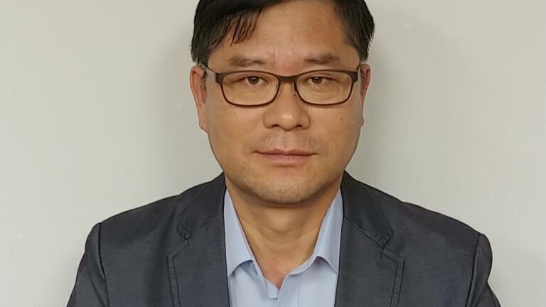 Dr Youngsuk Park