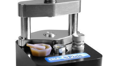 Pint-Size Hydraulic Pellet Press