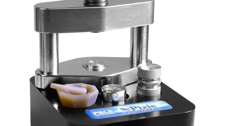 Pint-Size Hydraulic Pellet Press