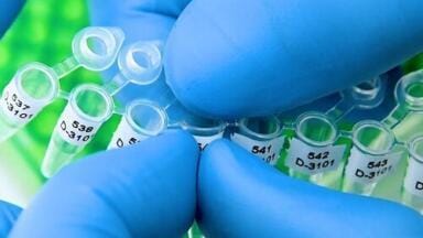 Identify 8 PCR tubes at once with a single, perforated label!