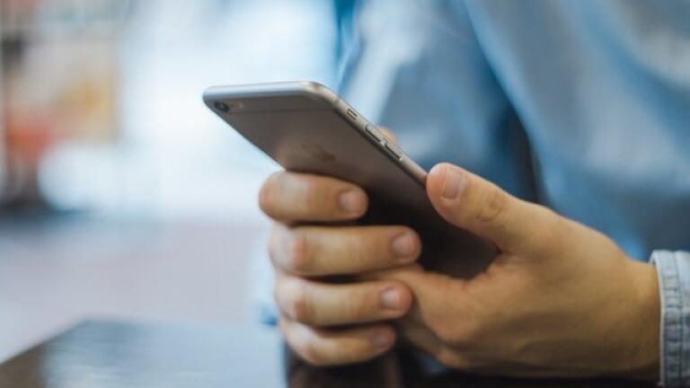 Why Are We So Drawn to Our Smartphones?
