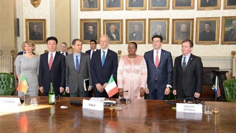 Treaty Signing Marks Siting of International HQ for SKA