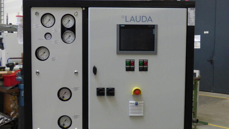 The Max Planck Institute is using the Lauda system to research energy storage processes. The system must be capable of controlling the temperature precisely to 150°C. 