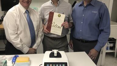 US Senator Chris Coons Visits DeNovix Inc