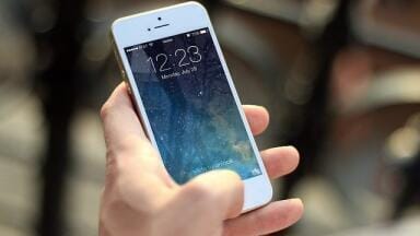 Blue Light from Your Phone Could Accelerate Aging