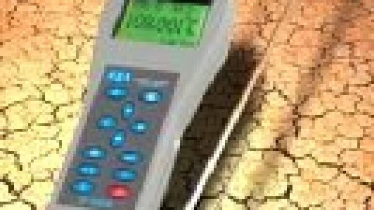 New Handheld Thermometer Offers Dual Input Precision Measurement