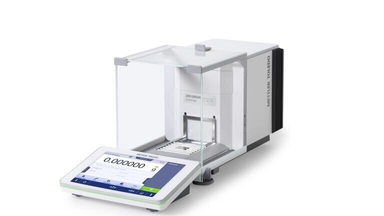 The new XPR106DUH (left) and XPR226DR (right) will help you focus on accuracy, savings, and ease-of-use. The XPR106DUH half-height draft shield helps to absolutely minimize external influence and offers a unique range that fills the gap between analytical and micro-analytical weighing.