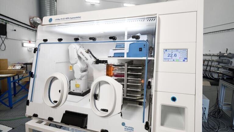 2.	Close-up of the Eva Robot inside the Whitley Proton Radiobiology Modified Atmosphere Workstation.