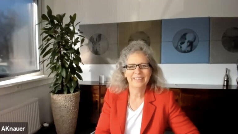 Alexandra Knauer on her birthday during a video call. (screenshot: KNAUER)