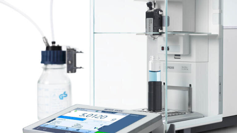 The liquid handling module of the XPR Automatic means that manual weighing of powdered sample material need not be precise. The module will compensate, delivering perfect concentrations every time to enhance throughput, conserve solvent, and eliminate waste.