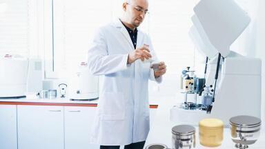 Simplify grinding, mixing, alloying, homogenising in your daily work