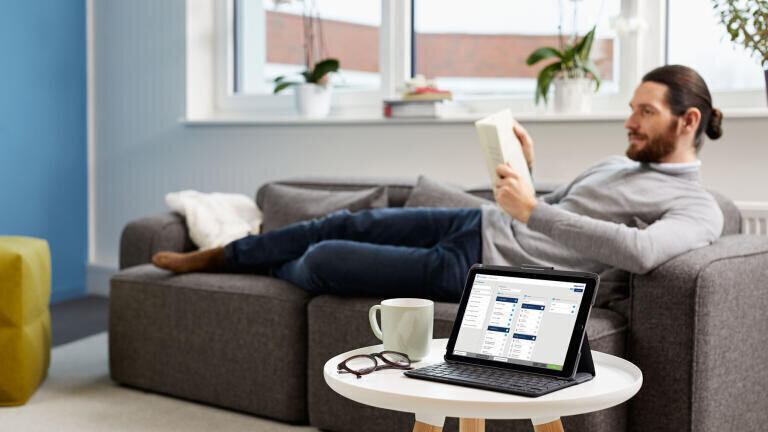 VisioNize supports social distancing and remote work away from laboratory benches. 