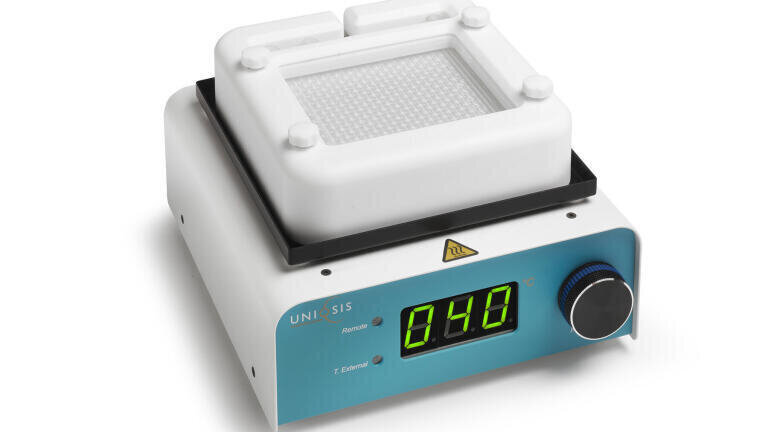 The Uniqsis Hotchip is a versatile standalone heated reactor module that is compatible with all Uniqsis glass static mixer reactor blocks.