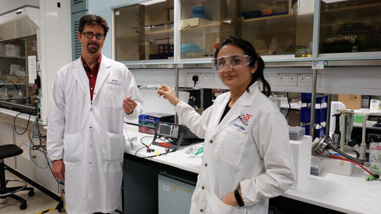 NTU Singapore Scientists Develop System to Deliver Electrically-activated Glue for Sealing Defects in Broken Blood Vessels