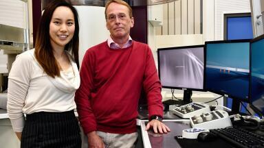 Can high speed EM be used on biological samples?
