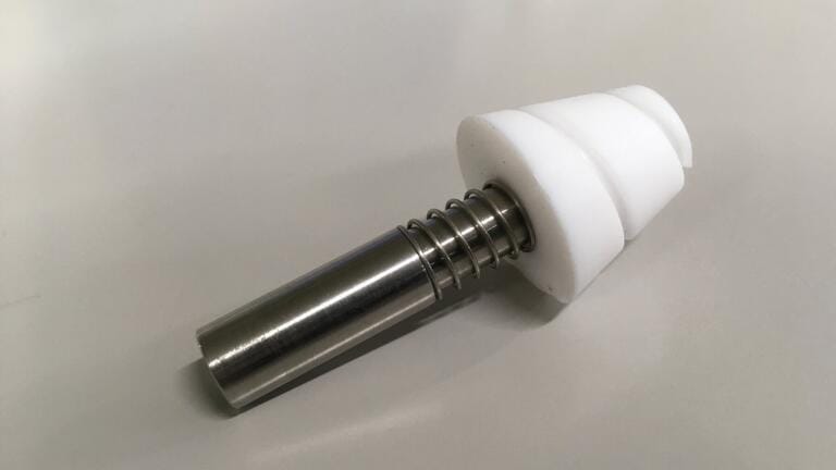 Solvent removal using VVC technology and a spiral plug adaptor for BioChromato SMART Evaporators.