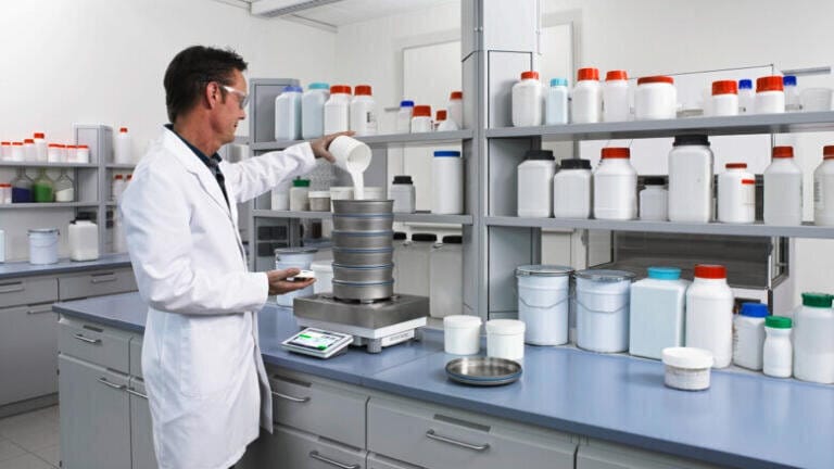 Whatever your weighing application, particle sie analysis with sieve weighing on a precision balance, preparation of standard solutions for chromatographic analysis on an automatic balance, or filter weighing on a microbalance, the winning team of XPR Balance and LabX Software automates your tedious weighing tasks, increases throughput, and reduces cost per sample.