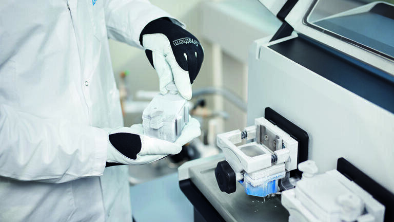 Figure 2: Cooling concept based on thermal plates: the sample material is processed in screw lock jars which are mounted on top of the thermal plates.