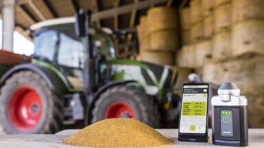 Mobile NIR Spectroscopy Solution for Animal Feed Analysis
