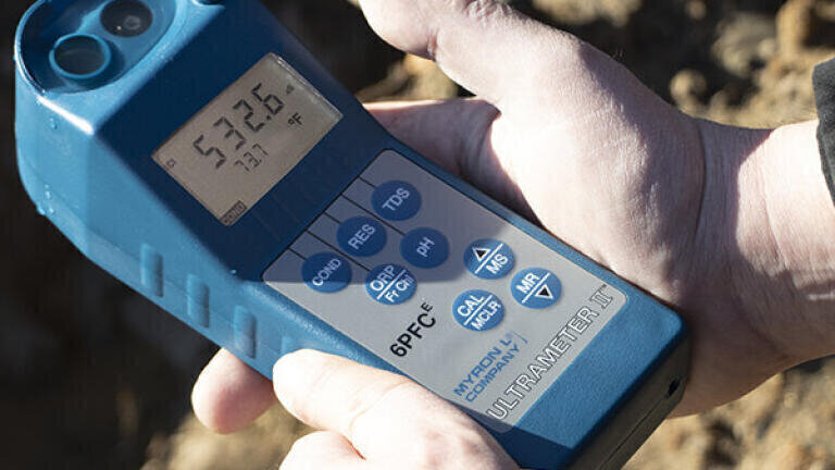 The Ultrameter II 6PFCE provides a comprehensive suite of in-situ water quality analysis tools.