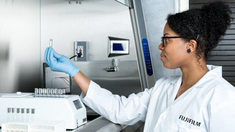 Limit value tests (BET/LAL) are used to preclude contamination during manufacture. They are based on a special factor harvested from the blood of the horseshoe crab.
Source: FUJIFILM Wako Chemicals Europe GmbH
