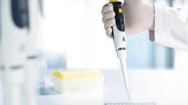 The Transferpette® S from BRAND. Pipetting, the easy way