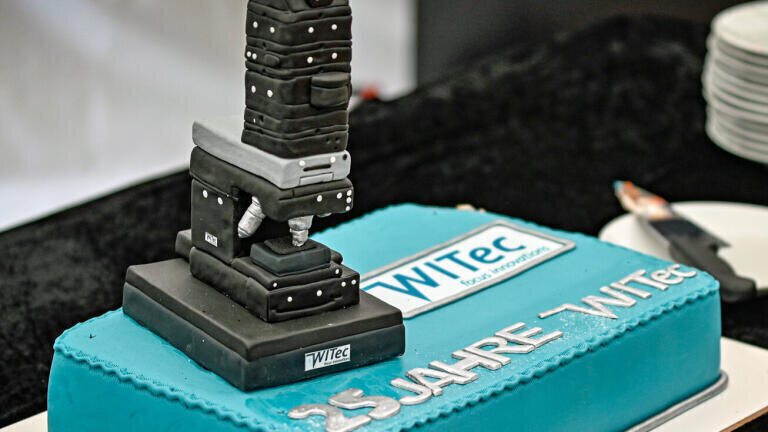 WITec Jubilee Cake depicting an alpha300 microscope.