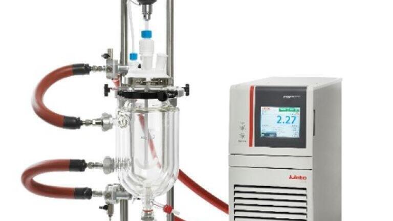 ReactoMate DATUM with Julabo temperature control unit.