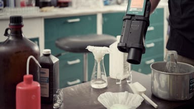 MIRA XTR DS Handheld Raman Spectrometer