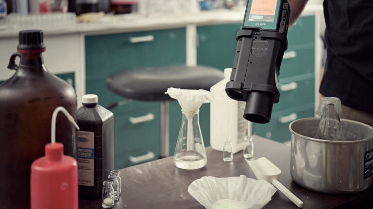 MIRA XTR DS Handheld Raman Spectrometer