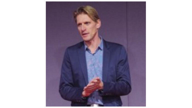 Dr Björn Breth.