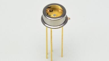 New Subminiature, Low-cost, High-sensitivity and Fast-response Detector with Built-in Preamplifier