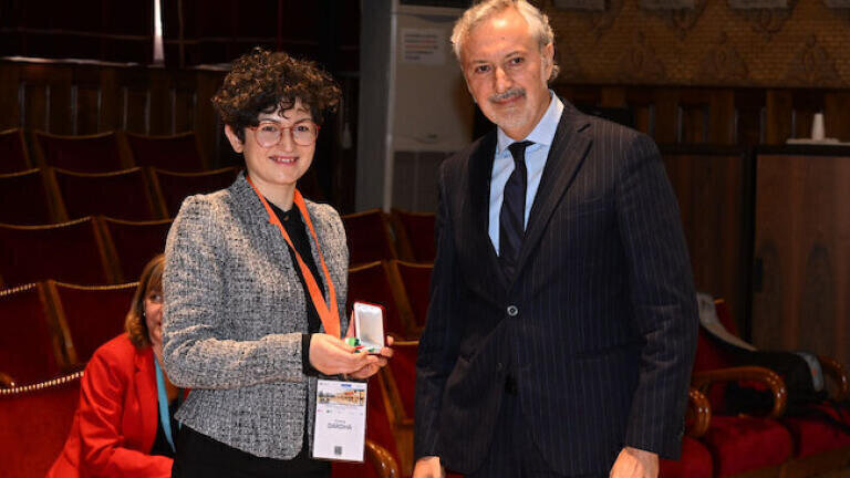 Inaugral ‘Science She Says’ Award presented to Glasgow Academic