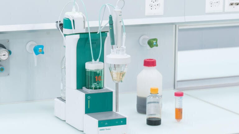Thermometric Titration Implemented in OMNIS