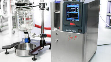Compact Process Thermostats for Laboratory Applications