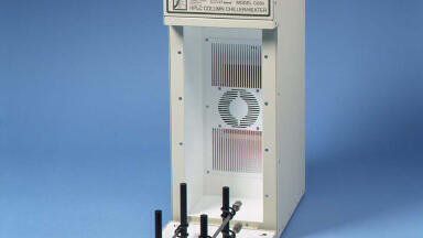 Large capacity HPLC column heater/chiller