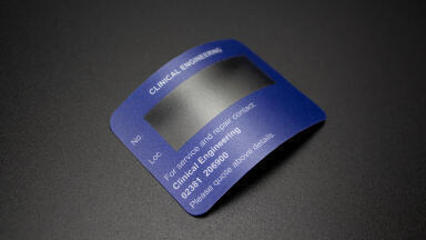Efficient laboratory equipment and machine labelling
