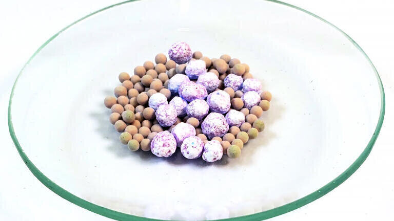 New Desiccant with Colour-Changing Indicator