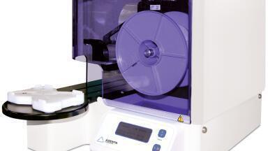 Reliable automated removal of microplate seals