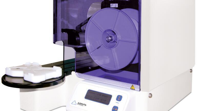 Reliable automated removal of microplate seals