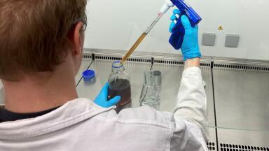 Pipetting precision advances lithium therapy toxicity research