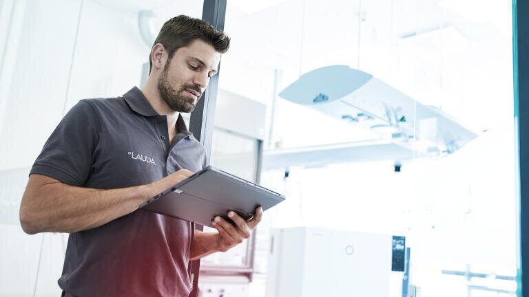 Driving digitalisation forward - remote monitoring, analysis, and control with the digital solutions LAUDA.LIVE and Lauda Command App © lauda.de