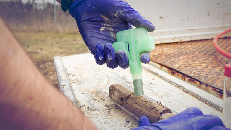 Versatile single-use soil sampler
