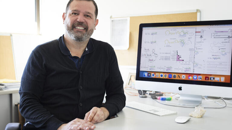 Dr Sandro Ataide - office - University of Sydney. C -Photo by Fiona Wolf-USYD