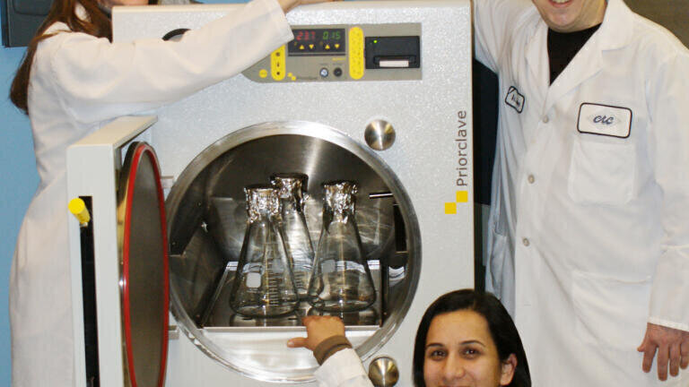 Custom-built autoclaves for reliable results